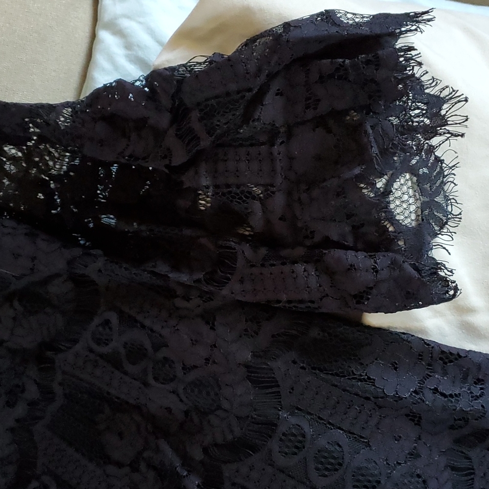 Black lace dress - Picture 6 of 7